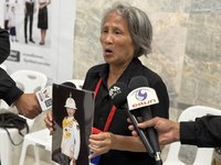泰國大皇宮開放悼念長公主　民眾黑衣湧入簽弔唁冊
