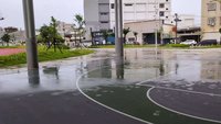 新竹香山風雨球場疑漏水惹民怨 市府：風大雨斜飄入