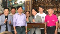 賴清德逛宜蘭超市品嚐在地味　冷笑話PK添端午趣味