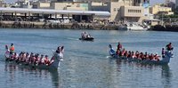 澎湖端午節龍舟賽　參賽隊伍揮汗開划奮勇奪標