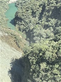 花蓮萬里溪堰塞湖日增20萬噸估19天蓄滿溢流　可能影響台鐵橋梁