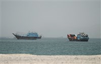 海事機構：一艘油輪荷莫茲海峽遇襲受損