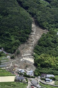 雙颱風殃及日本近百棟房屋　19萬人接獲避難指示