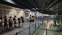 三鶯線通車首日爆人潮　最長要排1小時才能上車