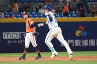 申皓瑋延長賽再見2分砲　悍將球團史500勝達成