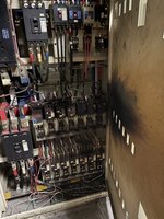 台中西屯感電意外　員工修電器臉部手臂灼傷送醫