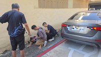 高雄男疑債務糾紛家門口中2刀不治　警逮2人追緝4人