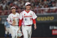 黃侰程初登板收3顆紀念球　感謝龍隊學長