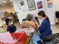 COVID-19疫情升溫增近5成　高雄衛生局籲打疫苗