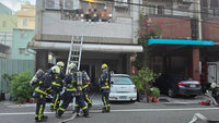 台中大里透天厝清晨火警5人獲救　3人嗆傷送醫