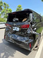 張麗善座車遭預拌混凝土車追撞　疑煞車失靈釀禍
