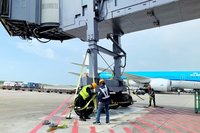 颱風巴威來襲　桃機將關閉觀景台、綁空橋固定
