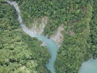 萬里溪堰塞湖暫調降為黃色警戒  林保署籲仍應戒備