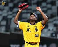 德保拉奪76勝追平隊史洋投最多　想在兄弟隊退休
