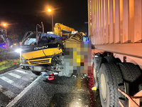 五堵交流道2車相撞 拖吊車駕駛受困死亡