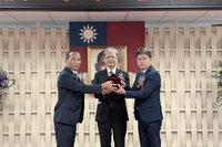 台電高雄區處新卸任處長交接　林昶旭：強化電網韌性