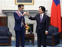 法國在台協會主任龍燁將離台　總統頒授大綬景星勳章