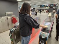 北捷推紅綠燈號取代閘門擋　台北車站加入試辦