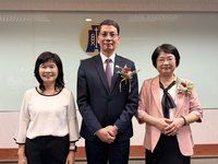 新任賦稅署長樓美鐘上任　誓言促進租稅公平合理