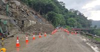 苗62線2.5K崩塌搶修　暫開放緊急單線通行