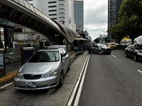 男違規駛進台中公車專用道　害公車撞進站共釀4傷