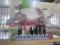 彰化王功漁火節結合音樂美食　人氣IP鯊魚先生亮相