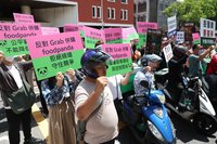 外送工會赴公平會陳情　反對Grab併foodpanda