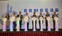 雙北AI公車站長上線　掃碼就能問問題