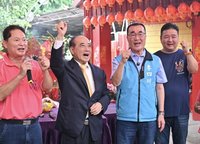 王金平現身陪李四川參拜　站台喊「珍惜這塊寶」