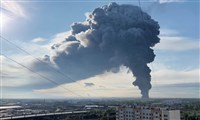 烏克蘭無人機襲「俄版亞馬遜」倉庫　聖彼得堡竄濃煙