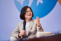 蔡英文鼓勵青年探索　不須在18歲決定一輩子方向