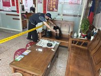 男闖新北議長服務處疑攜危險物 警逮捕封鎖現場