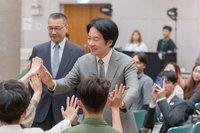 勉青年投入政治　賴清德：服務國家最直接方式