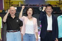 何欣純承諾強化食安 林佳龍稱台中被其他城市超越