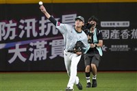 何品室融二軍突登板飆速141公里　曾豪駒也嚇一跳