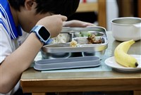 立院初審學校午餐條例　關鍵條文保留送協商