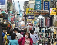 6月景氣燈號亮熱絡紅燈連7紅　國發會：經濟穩健成長