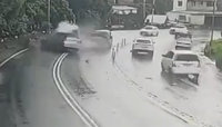 南投名間4轎車1機車連環車禍　釀3死4傷