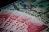 外資匯出、出口商拋匯交鋒　新台幣盤中再破32.5元