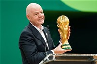 FIFA主席擬出售世足股權引眾怒　英相柏南批不適任