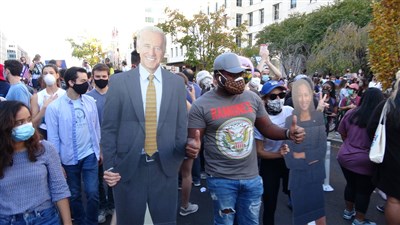 傳出敗選消息後 川普自高球場返回白宮