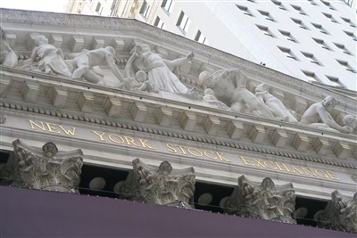 美股開高 能源和銀行股反彈