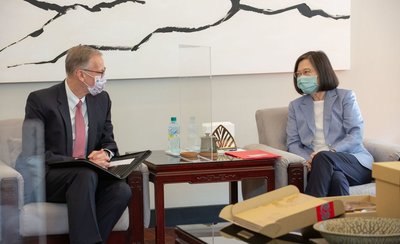 酈英傑將離任 蔡總統感謝對台美關係貢獻