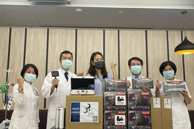 賈永婕台南5醫院捐醫材 獲回贈蛋糕慶生