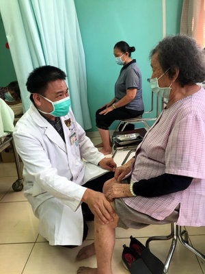 大林慈濟中醫師守護山城終不悔 出書籲關注偏鄉