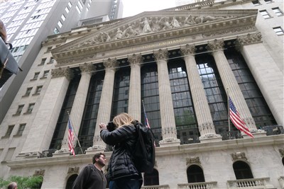 不顧英央行升息 美股多收高