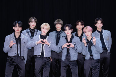 韓團EPEX訪台嘗粽子 隊長5碗牛肉麵讚不吃會後悔