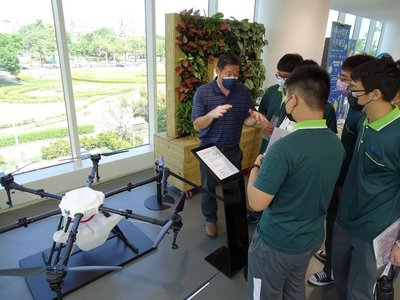 結合辦學特色 技術型、綜合型高中發展跨域課程