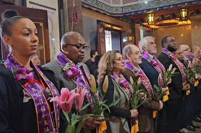 宜蘭聖清宮舉辦神轎過火 16國使節代表大開眼界