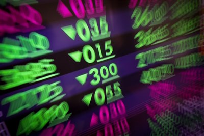 台股早盤跌近百點　台積電、鴻海疲軟